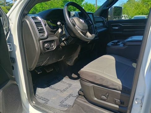 Used 2024 RAM 2500 Big Horn AWD/4WD image 25