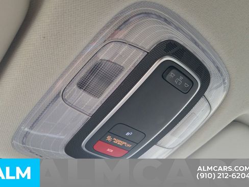 Used 2025 Hyundai Kona SEL image 34