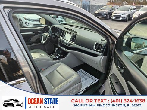 Used 2018 Toyota Highlander XLE image 13