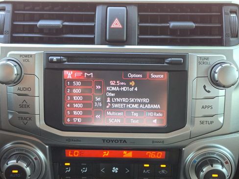 Used 2013 Toyota 4Runner Limited AWD/4WD image 18