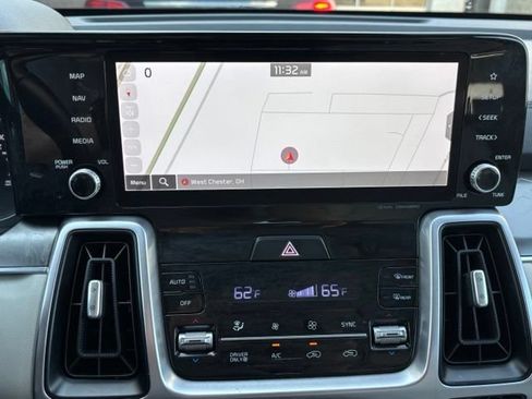 Used 2023 Kia Sorento EX w/ Panoramic Sunroof Package AWD/4WD image 25