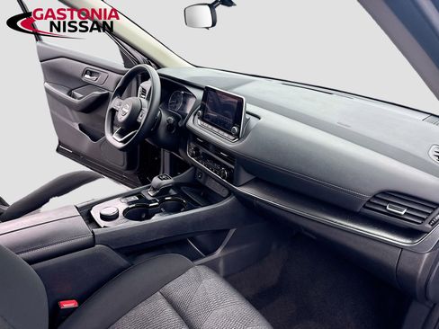 Used 2024 Nissan Rogue SV AWD/4WD image 35