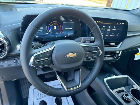 New 2026 Chevrolet Equinox LT image 16