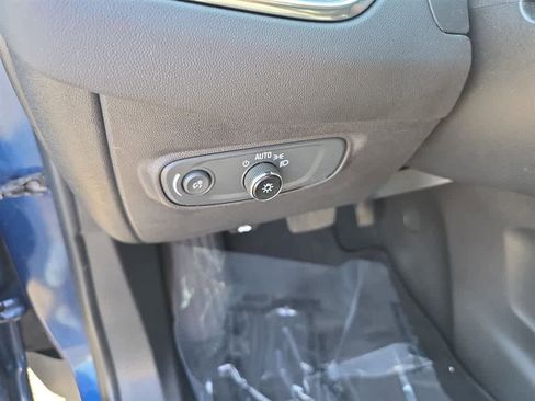 Used 2023 Chevrolet Equinox LT AWD/4WD image 12