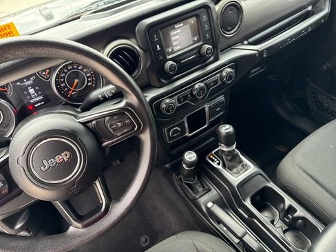 Used 2018 Jeep Wrangler Unlimited Sport AWD/4WD image 29