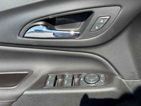 Used 2022 Chevrolet Equinox RS w/ Infotainment Package image 24