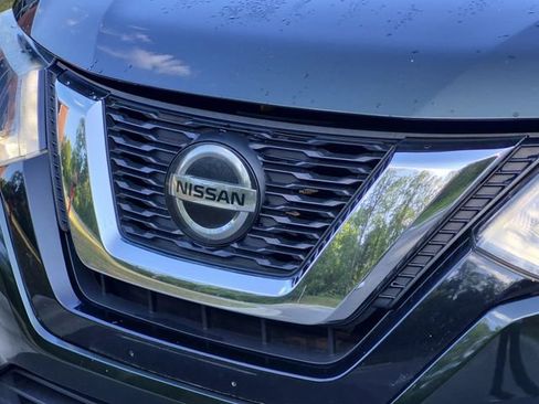 Used 2018 Nissan Rogue SV AWD/4WD image 24