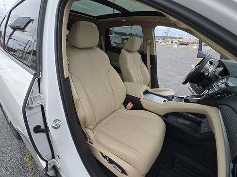 Used 2023 Acura RDX w/ Technology Package FWD image 25