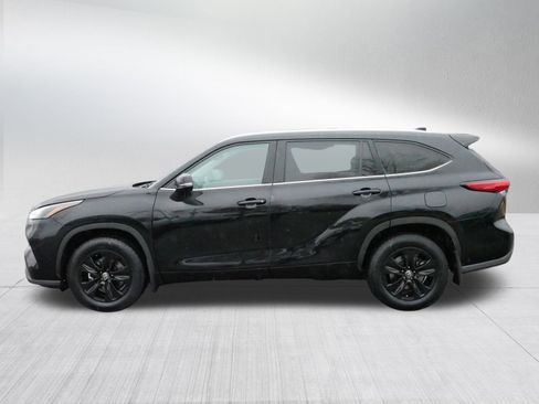 Used 2022 Toyota Highlander XLE image 4