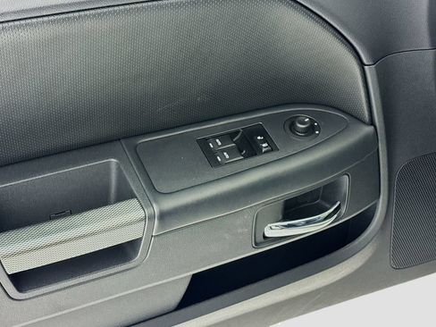 Used 2012 Dodge Challenger R/T RWD image 17