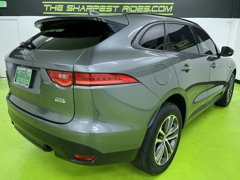 Used 2017 Jaguar F-PACE Premium image 10