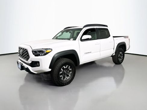 Used 2023 Toyota Tacoma TRD Off-Road AWD/4WD image 3