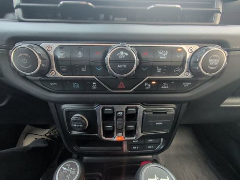 Used 2024 Jeep Wrangler High Altitude AWD/4WD image 22