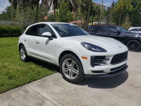Used 2019 Porsche Macan AWD/4WD image 2