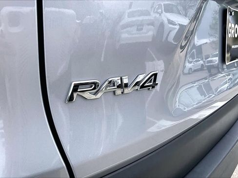 Used 2025 Toyota RAV4 XLE image 29