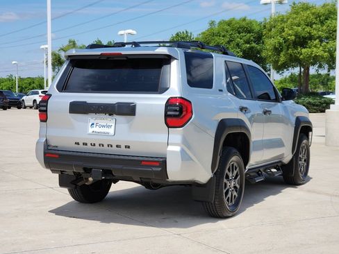 Used 2025 Toyota 4Runner SR5 AWD/4WD image 7