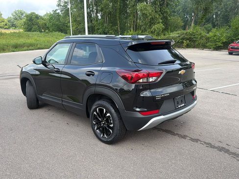 Used 2023 Chevrolet TrailBlazer LT w/ Convenience Package AWD/4WD image 3