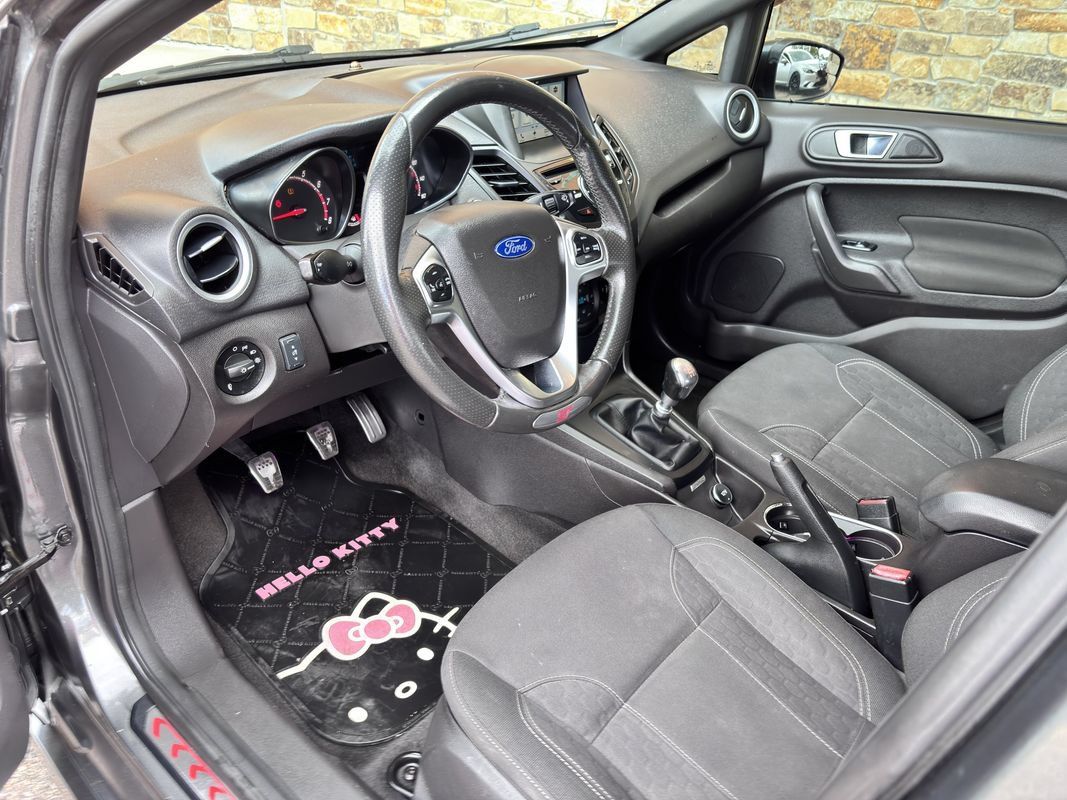 Used 2016 Ford Fiesta ST FWD image 13