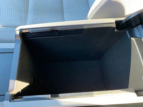 Used 2014 Toyota Camry LE image 24