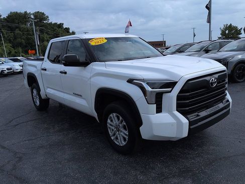 Used 2025 Toyota Tundra SR5 w/ SR5 Convenience Package AWD/4WD image 1