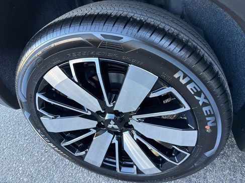 New 2026 Mitsubishi Outlander SE FWD image 12