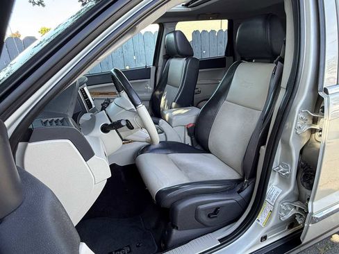 Used 2009 Jeep Grand Cherokee Limited image 4