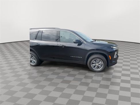 New 2025 Chevrolet Traverse LT w/ Driver Confidence Package image 9