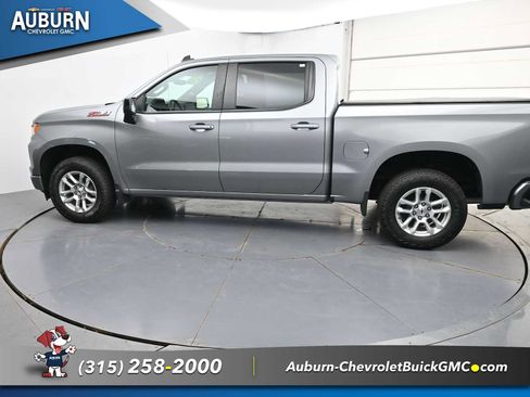 Used 2024 Chevrolet Silverado 1500 RST w/ Z71 Off-Road Package AWD/4WD image 18