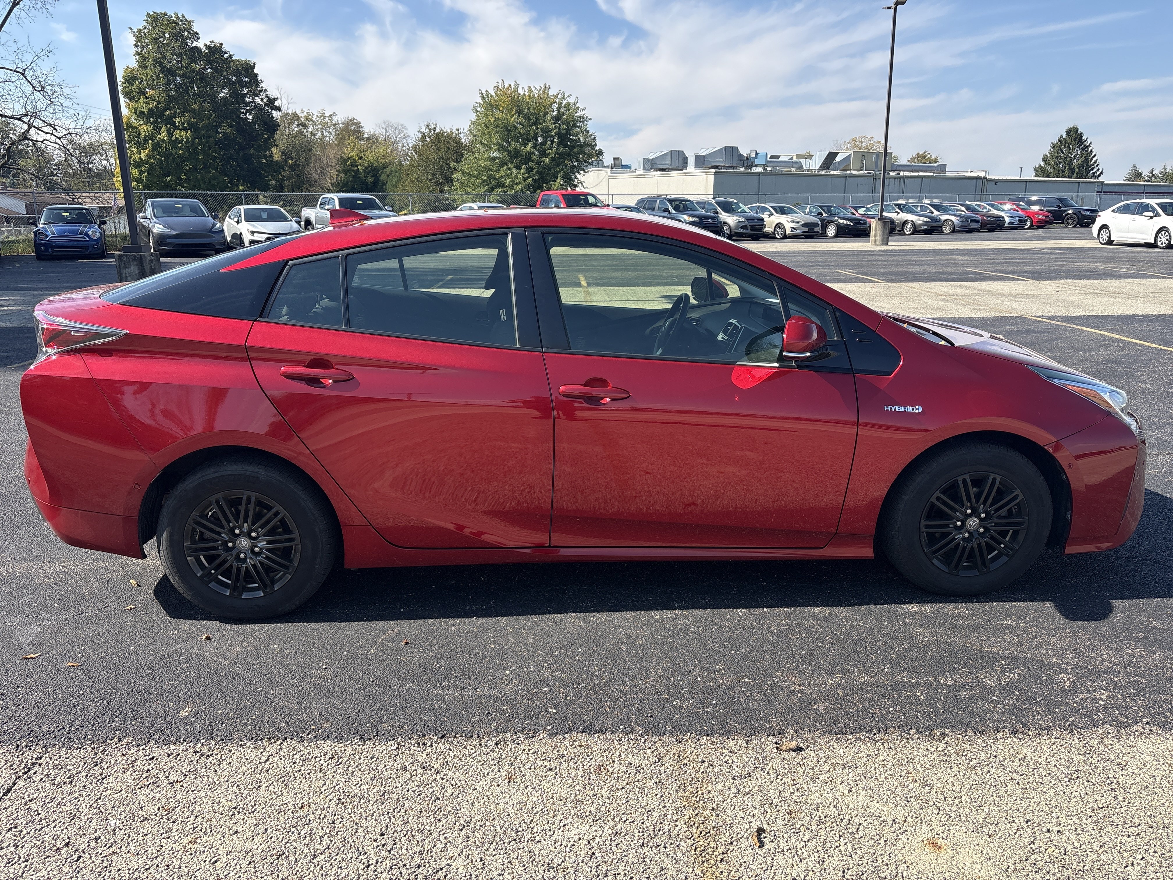 Used 2017 Toyota Prius Two w/ Prius Two Safety Plus Package FWD image 3