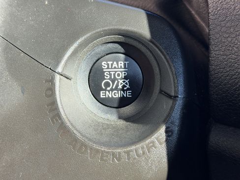 Certified 2019 Jeep Renegade Altitude w/ Quick Order Package 22M image 23