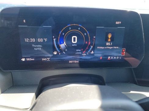 Used 2025 Chevrolet Traverse LT image 17