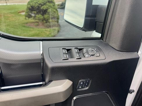 Used 2017 Ford F150 Lariat w/ Equipment Group 502A Luxury image 21