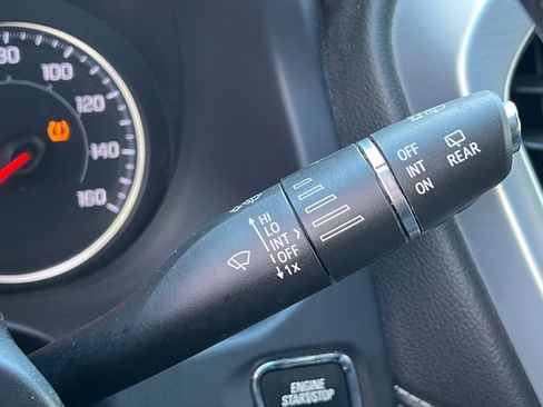 Used 2023 GMC Acadia SLT image 35