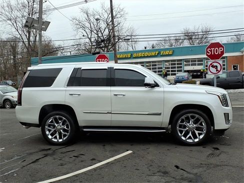 Used 2016 Cadillac Escalade Luxury image 6