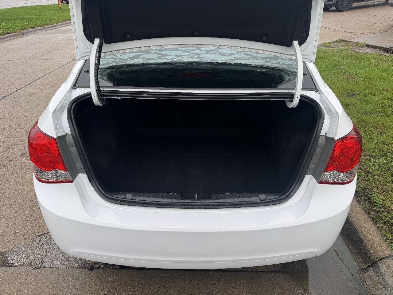 Used 2014 Chevrolet Cruze LT FWD image 9