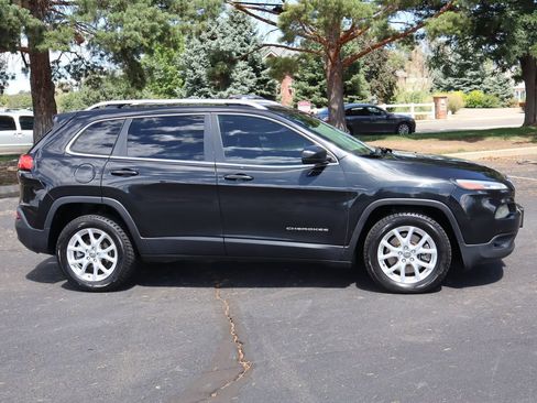 Used 2015 Jeep Cherokee Latitude w/ Comfort/Convenience Group FWD image 3