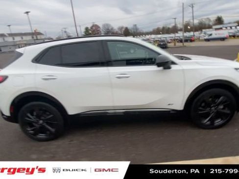 Certified 2025 Buick Envision Sport Touring image 10