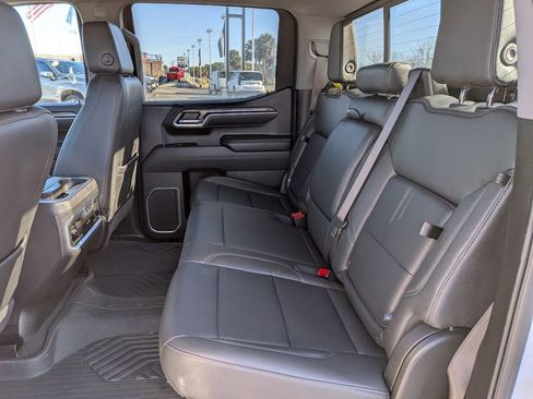 Used 2025 Chevrolet Silverado 1500 LTZ AWD/4WD image 16