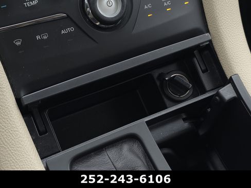 Used 2014 Ford Taurus SEL w/ Equipment Group 201A FWD image 17