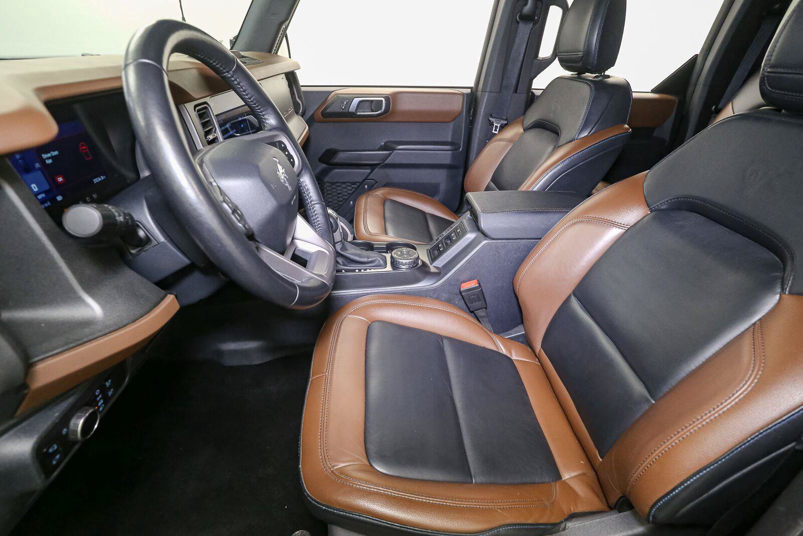 Used 2024 Ford Bronco Outer Banks AWD/4WD image 44