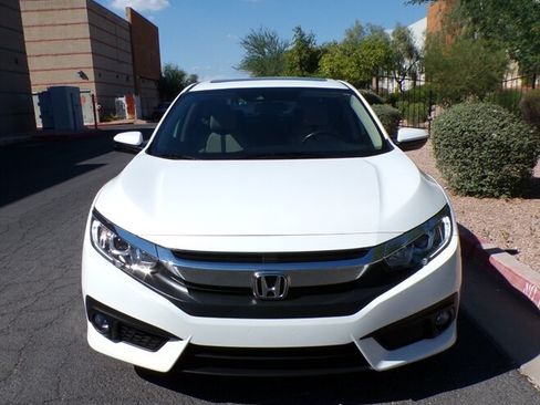 Used 2018 Honda Civic EX-T image 2