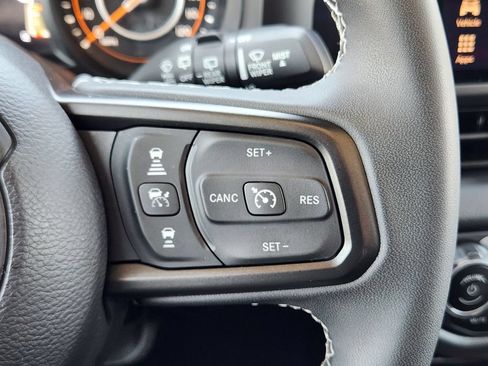Used 2025 Jeep Wrangler Unlimited Rubicon AWD/4WD image 28