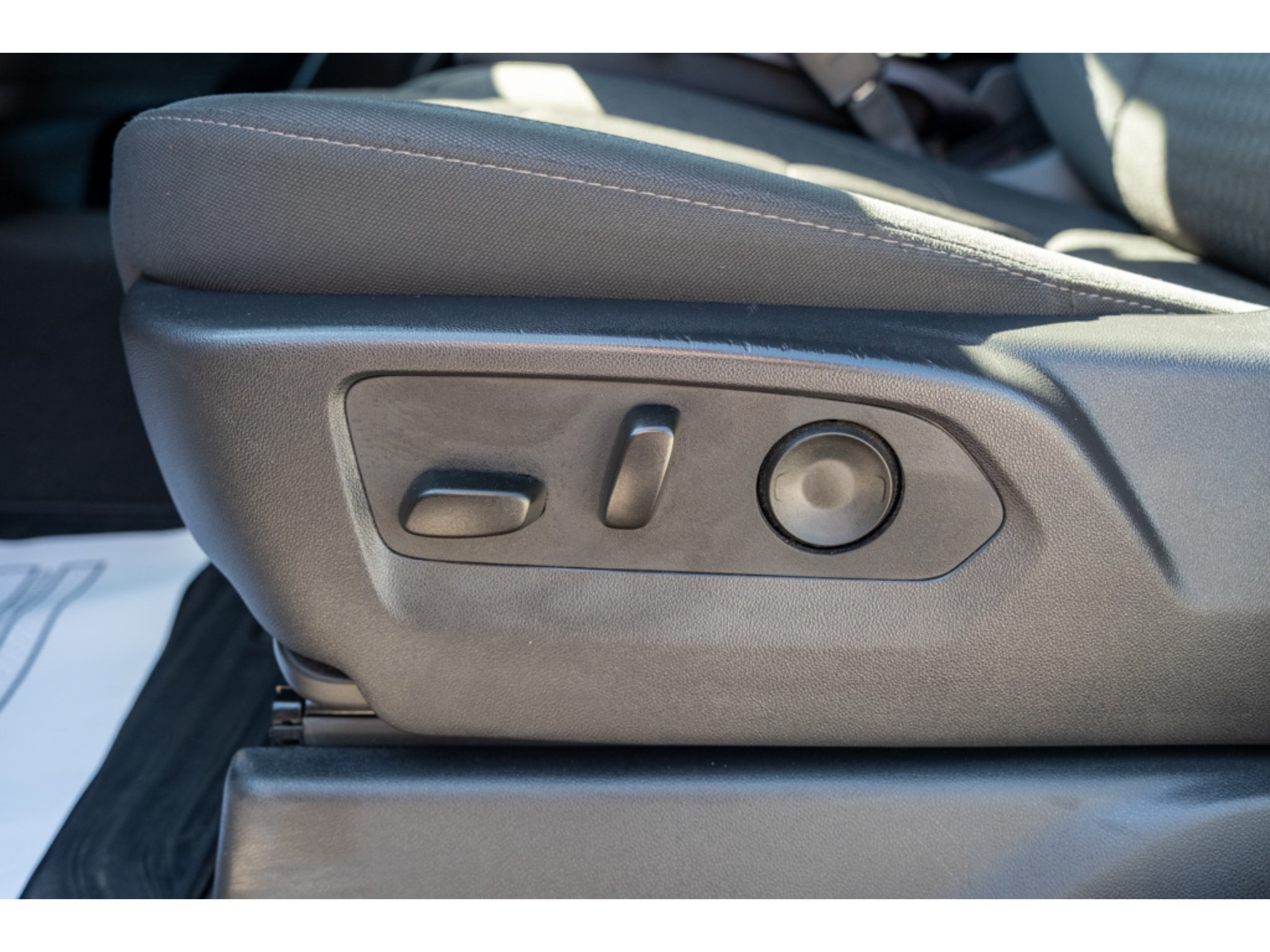 Used 2025 Chevrolet Silverado 2500 LT w/ Convenience Package AWD/4WD image 15