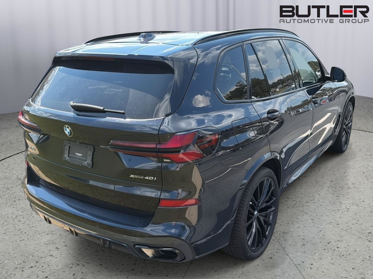 Used 2024 BMW X5 xDrive40i w/ M Sport Package AWD/4WD image 8