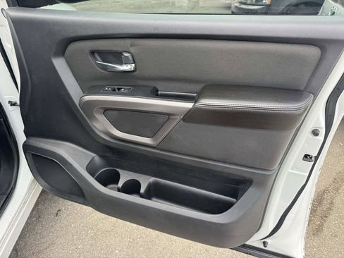 Used 2015 Nissan Titan S image 10