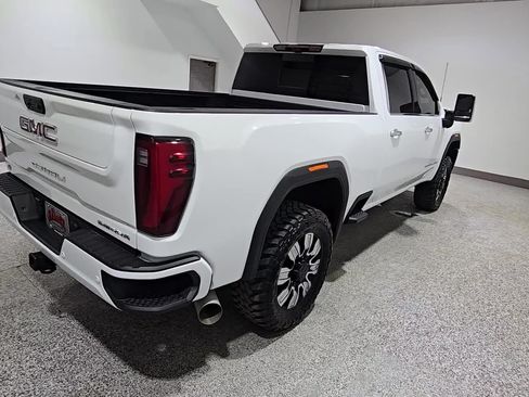 Used 2024 GMC Sierra 2500 Denali w/ Technology Package AWD/4WD image 4
