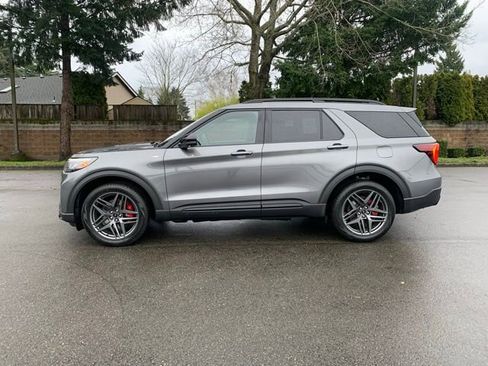 New 2026 Ford Explorer ST-Line w/ ST-Line Street Pack image 2