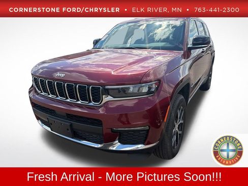 Used 2024 Jeep Grand Cherokee L Limited AWD/4WD image 1