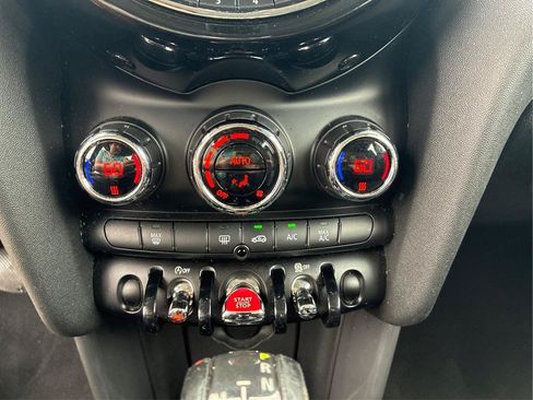 Used 2017 MINI Cooper 4-Door Hardtop FWD image 32