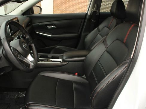 Used 2021 Nissan Sentra SR w/ SR Premium Package FWD image 12